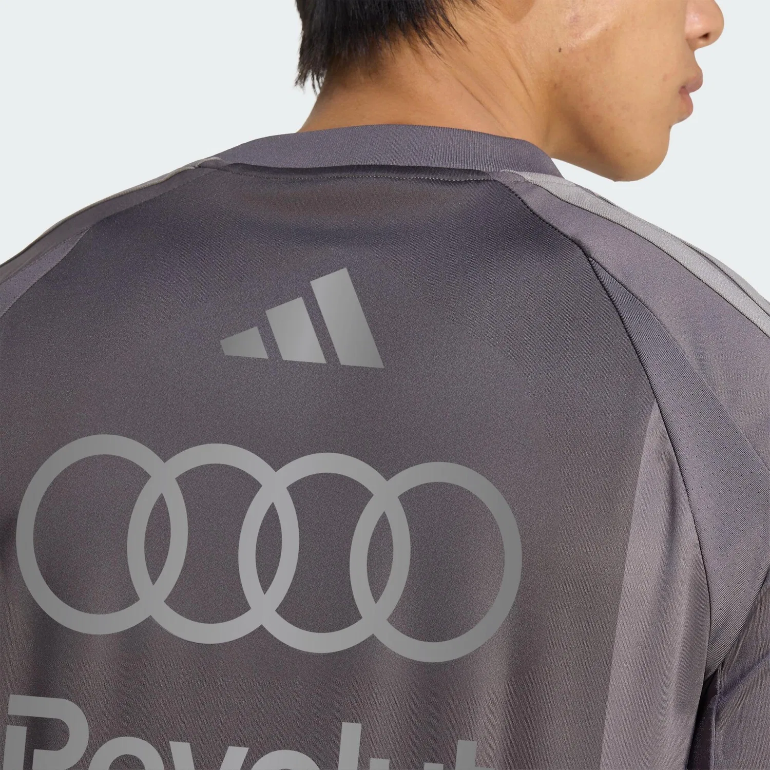 Мужская футболка с принтом Audi Revolut F1 Team Driver Replica Adidas, Darkgrau Grau — фото 4