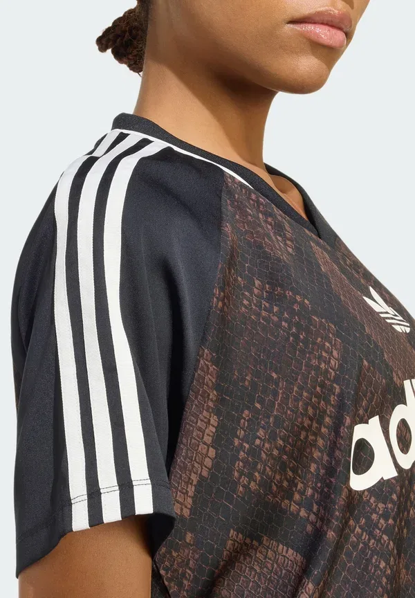 Футболка с принтом под змеиную кожу из атласа Adidas Originals — фото 4