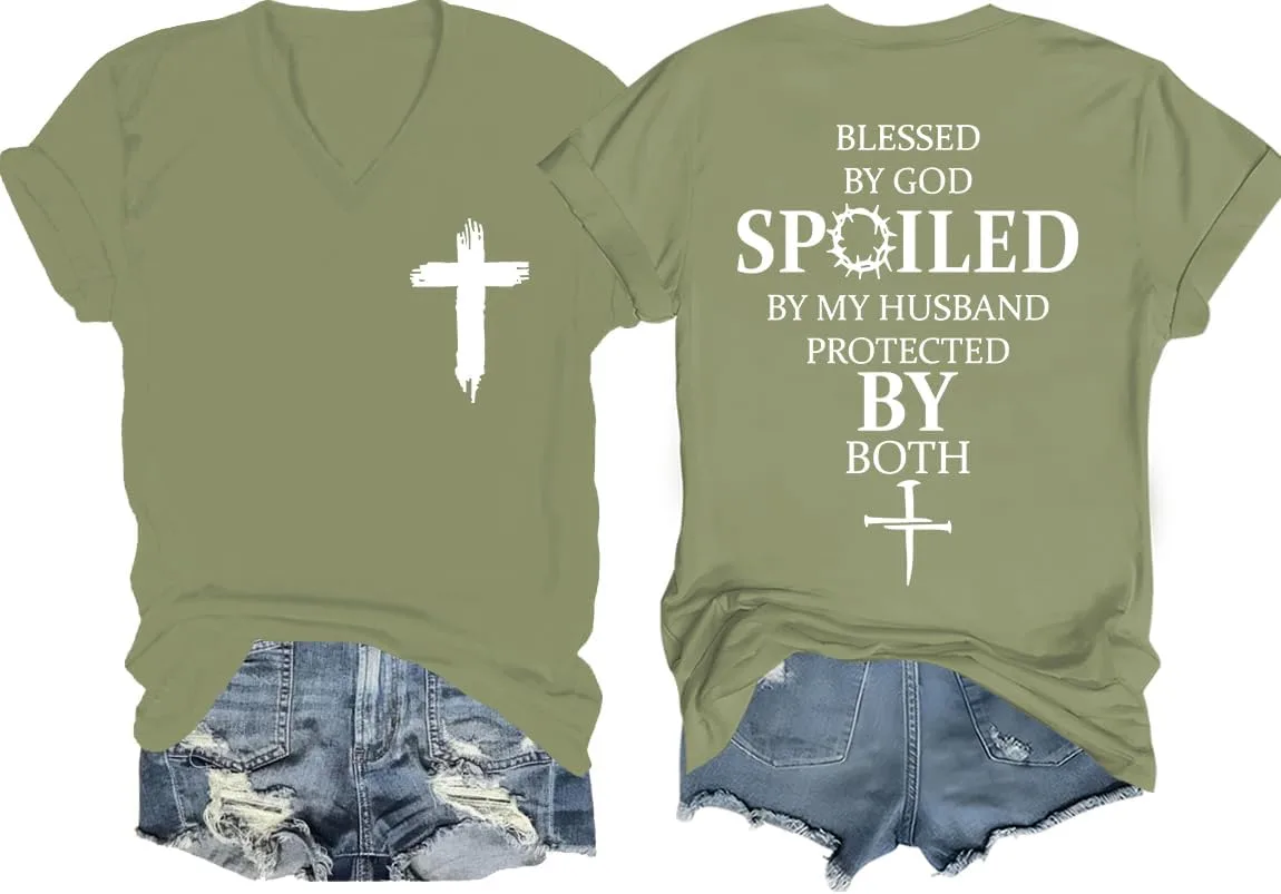 Футболка Blessed by God Spoiled by My Husband Protected by Both V-образный вырез