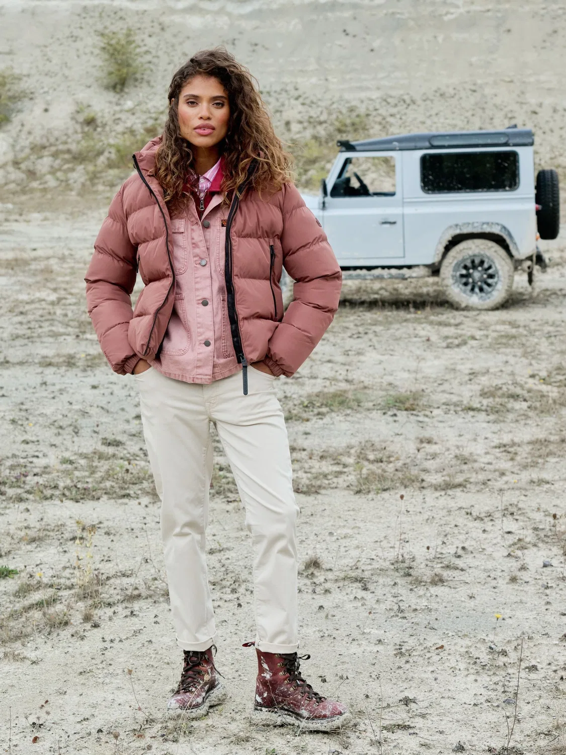 Пуховик спортивный с капюшоном Superdry, коричневый — фото 4