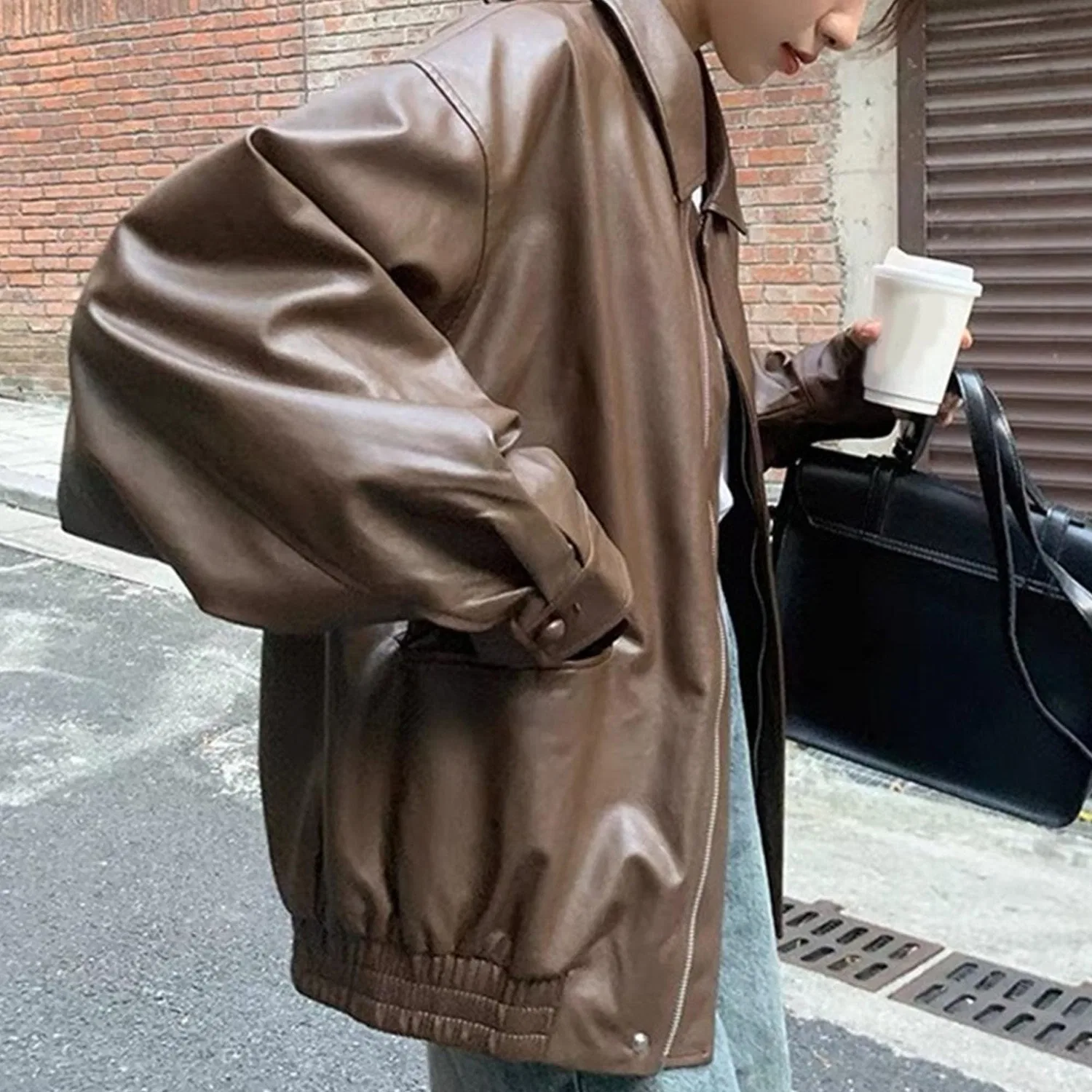 Женская куртка из экокожи с длинным рукавом bomber, Marrone — фото 4