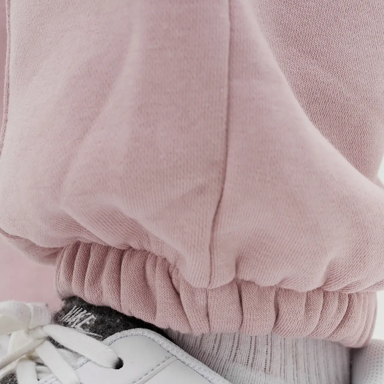 Nike SS25 WMNS Essential Fleece Повседневные брюки Women's Champagne/White — фото 4
