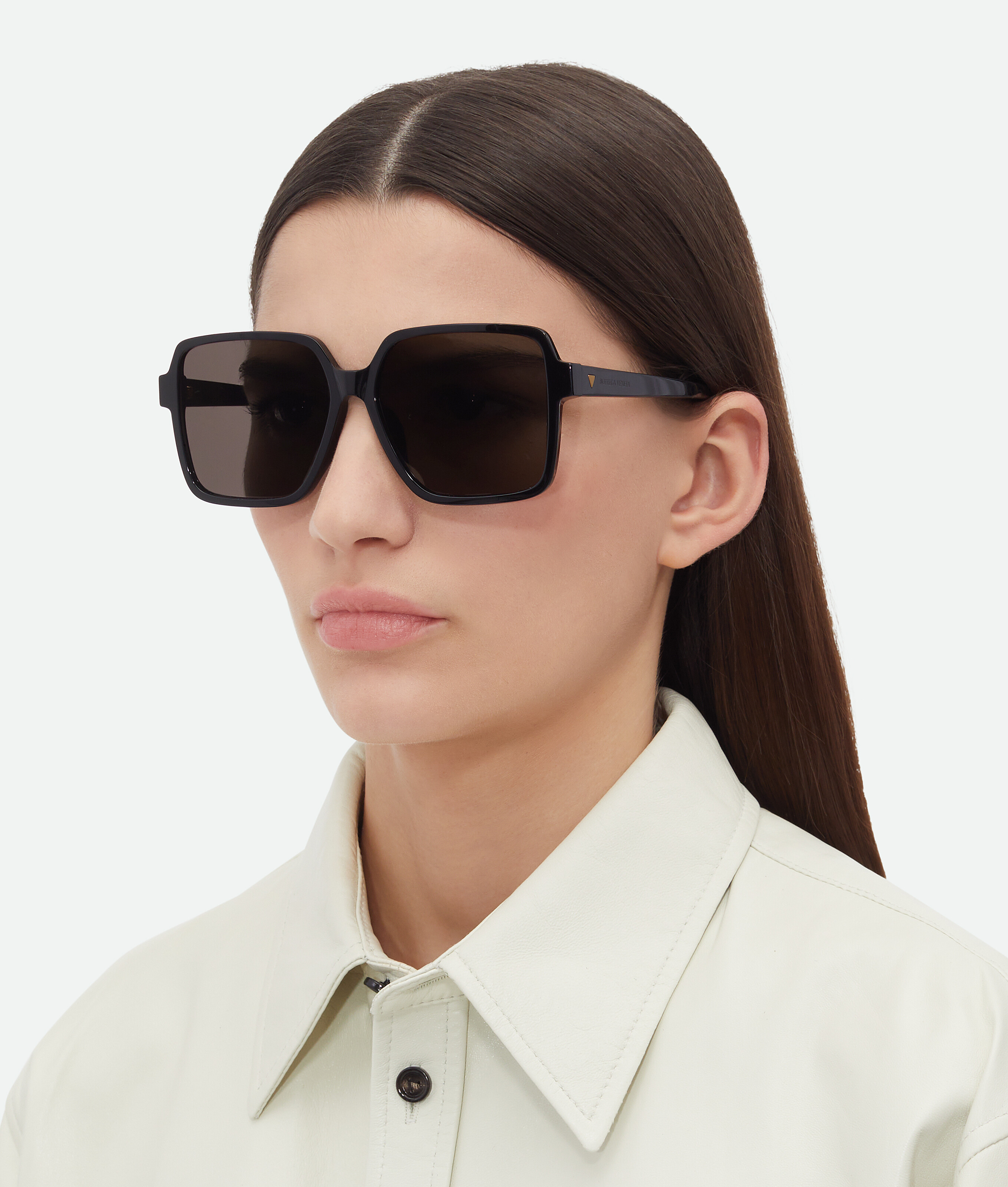 Мягкие квадратные солнцезащитные очки Bottega Veneta, черный/серый — фото 2