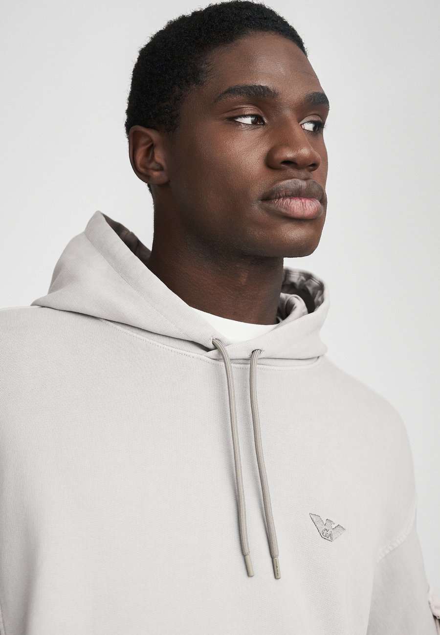 

Толстовка Emporio Armani SWEATSHIRT, Mourning Dove/Grey