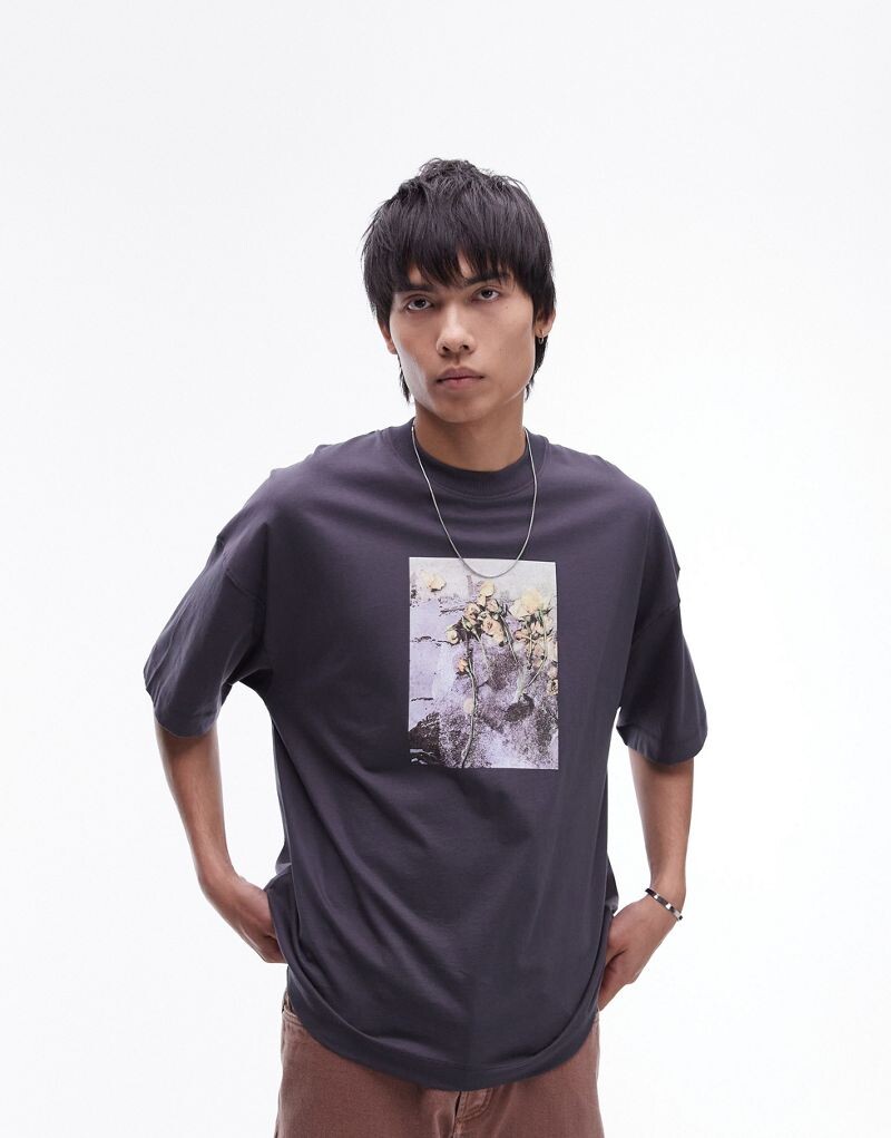 

Topman Premium – графитовая футболка Extreme oversize с цветочным принтом