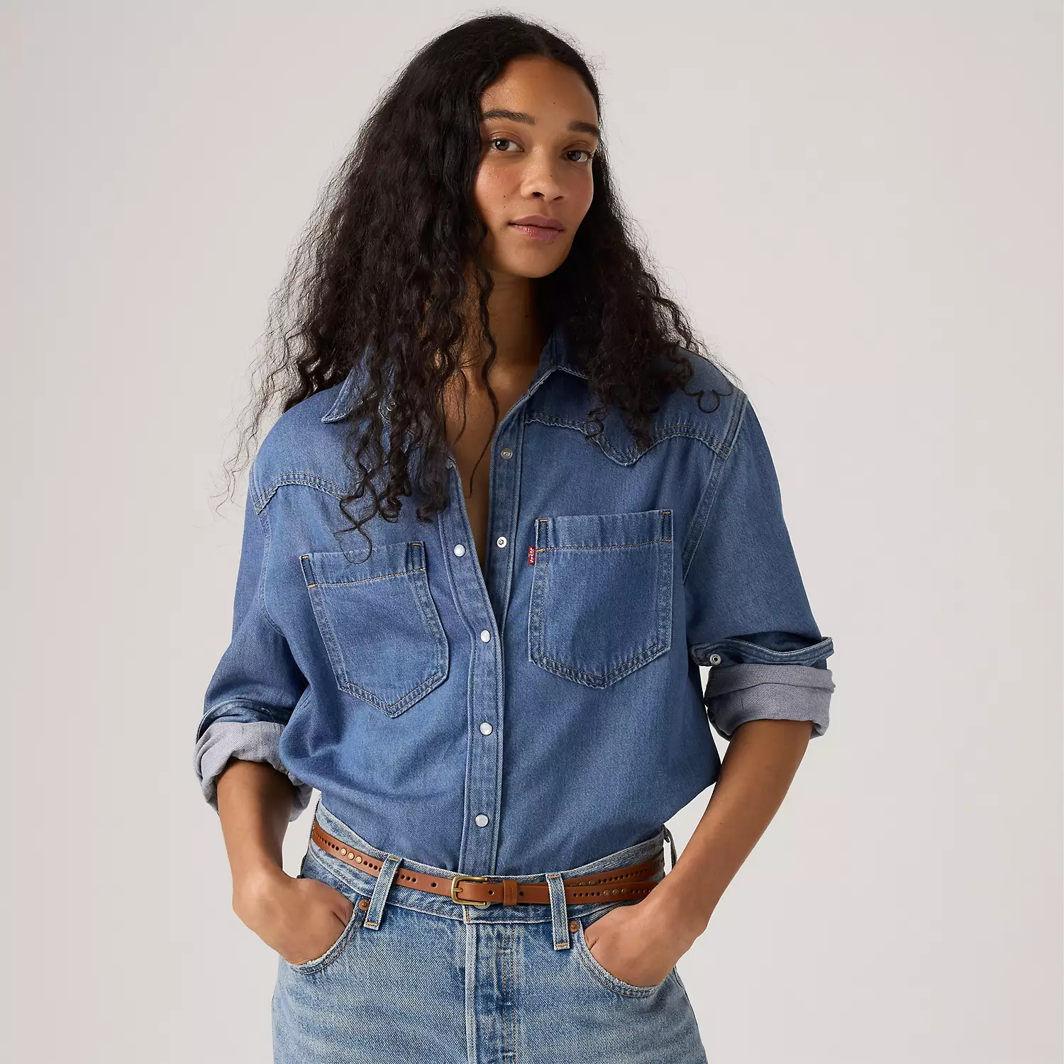 

Рубашка Теодоры в стиле вестерн Levi's, цвет Going Steady - Medium Wash
