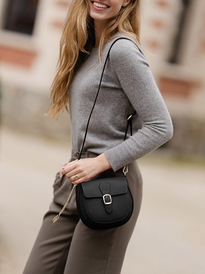 

Кожаная сумка через плечо "Accesa" черного цвета - (Ш)24 x (В)18 x (Г)12 см Lia Biassoni