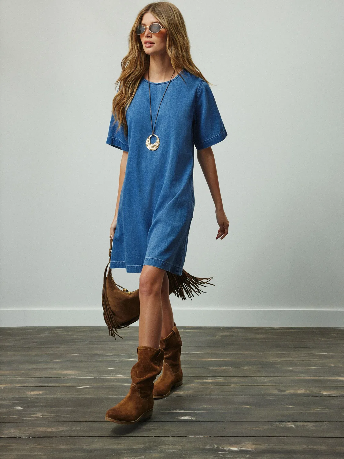 Next Средне-синее легкое джинсовое мини-платье-футболка — фото 2