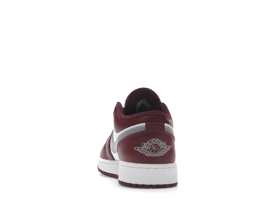 Детские кроссовки Lifestyle с перфорацией Jordan 1 Low Bordeaux, Cherrywood Red/Cement Grey/White — фото 4