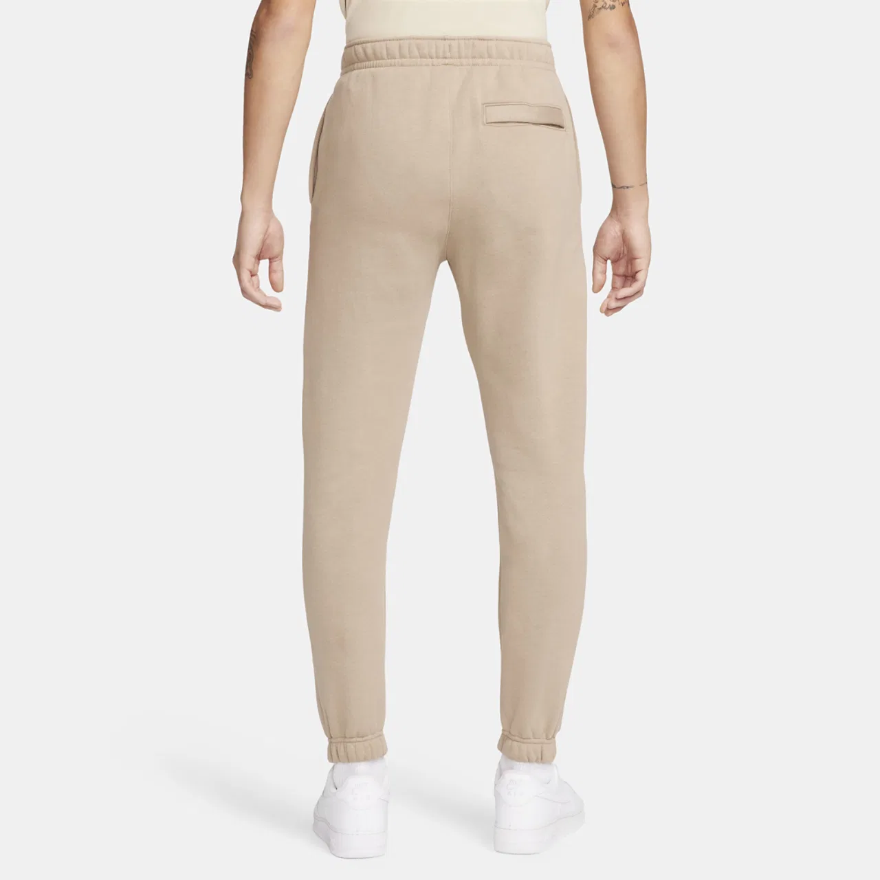 Мужские брюки Club Cuffed Nike, цвет Khaki/Khaki/White — фото 2