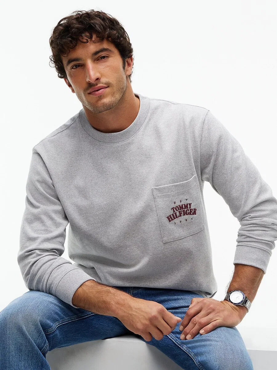 Футболка TOMMY HILFIGER светло-серого цвета — фото 3