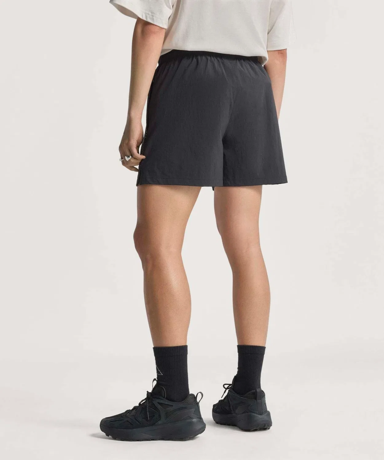 Мужские шорты свободного кроя с принтом EQT Shorts Adidas, Black — фото 2