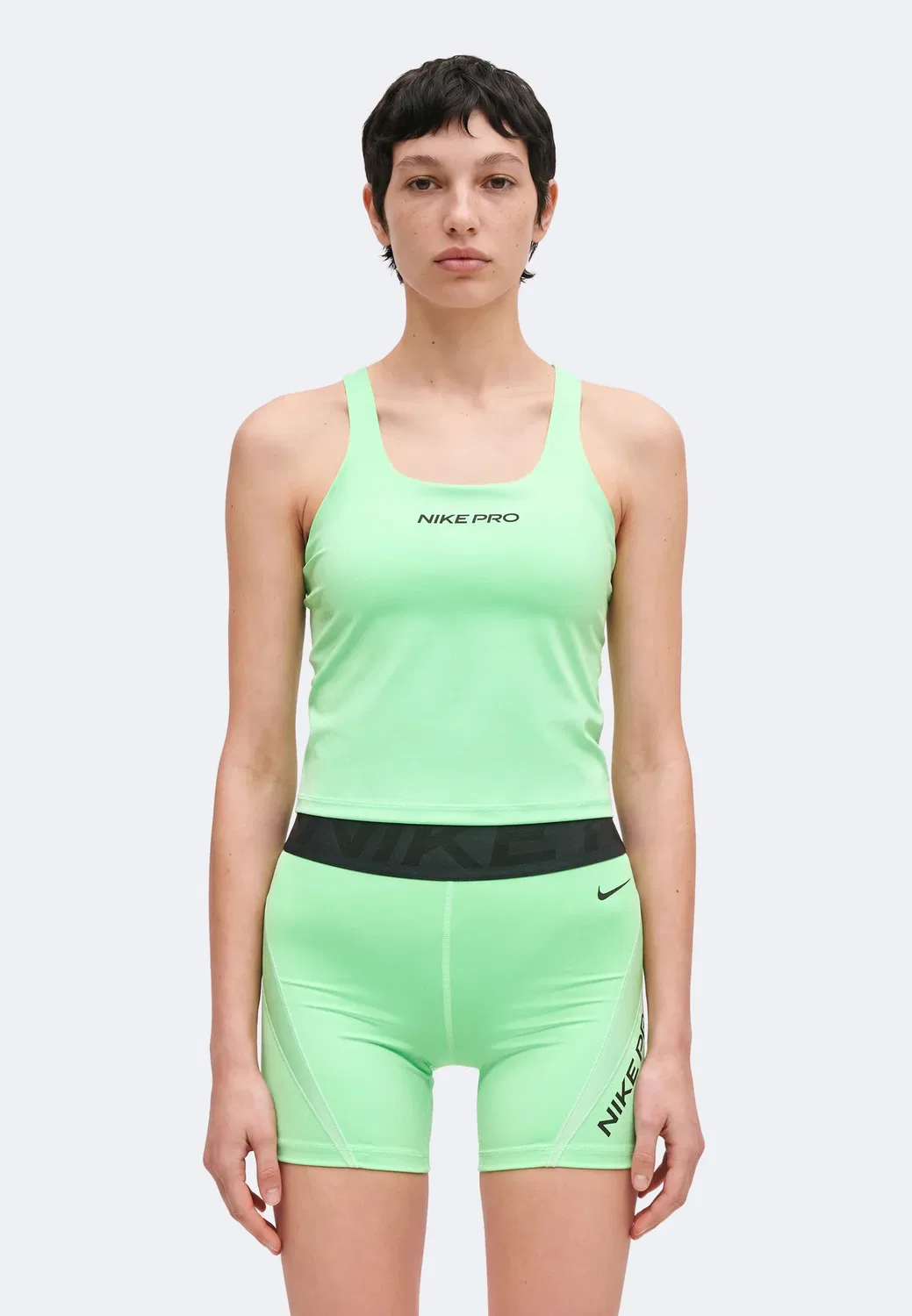 Топ-Бюстгальтер для коррекции фигуры Nike Performance, Illusion Green/Cucumber Calm/Black