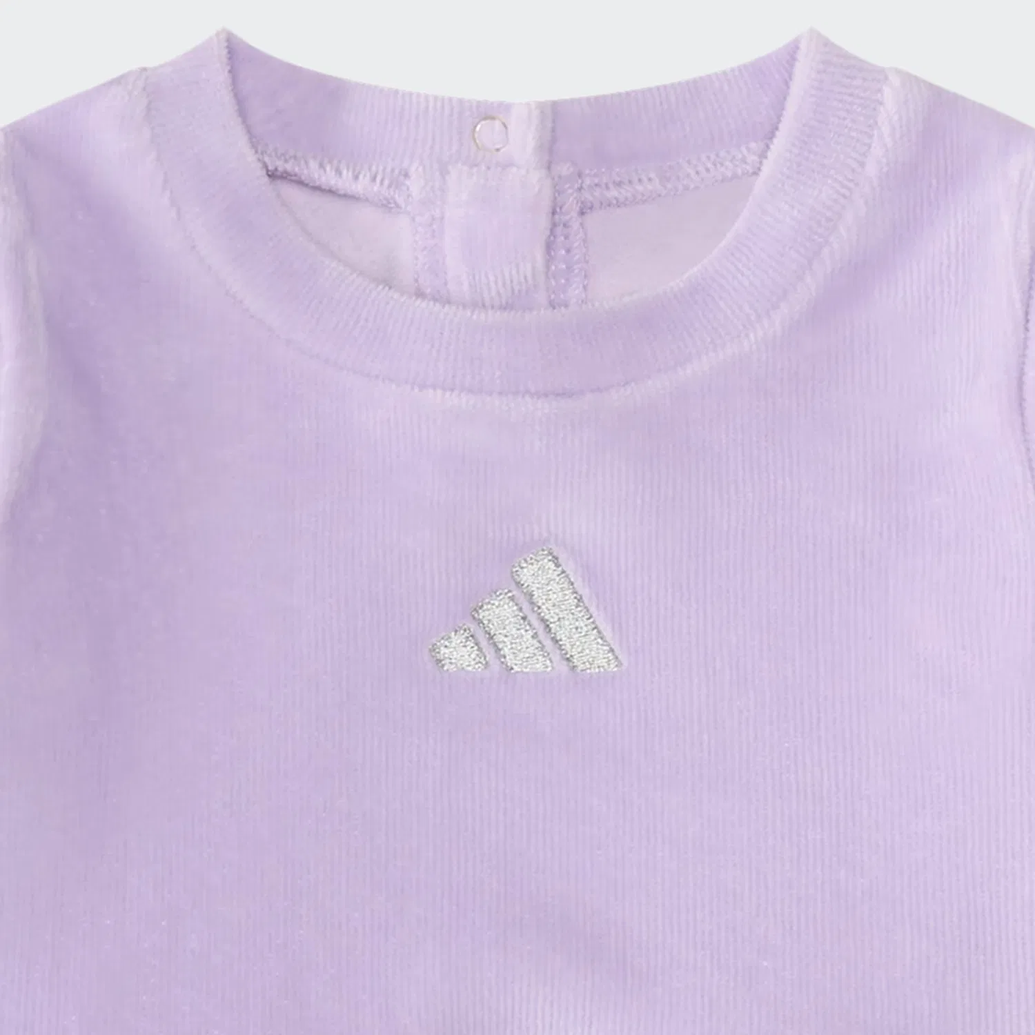 Детский комбинезон из велюра с рюшами на талии Adidas Sportswear, сливовый оттенок — фото 3