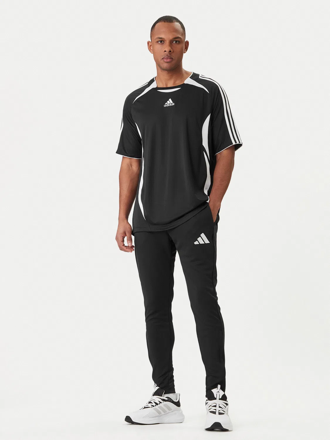 Мужская футболка стандартного кроя adicolor Teamgeist Adidas, черный — фото 2