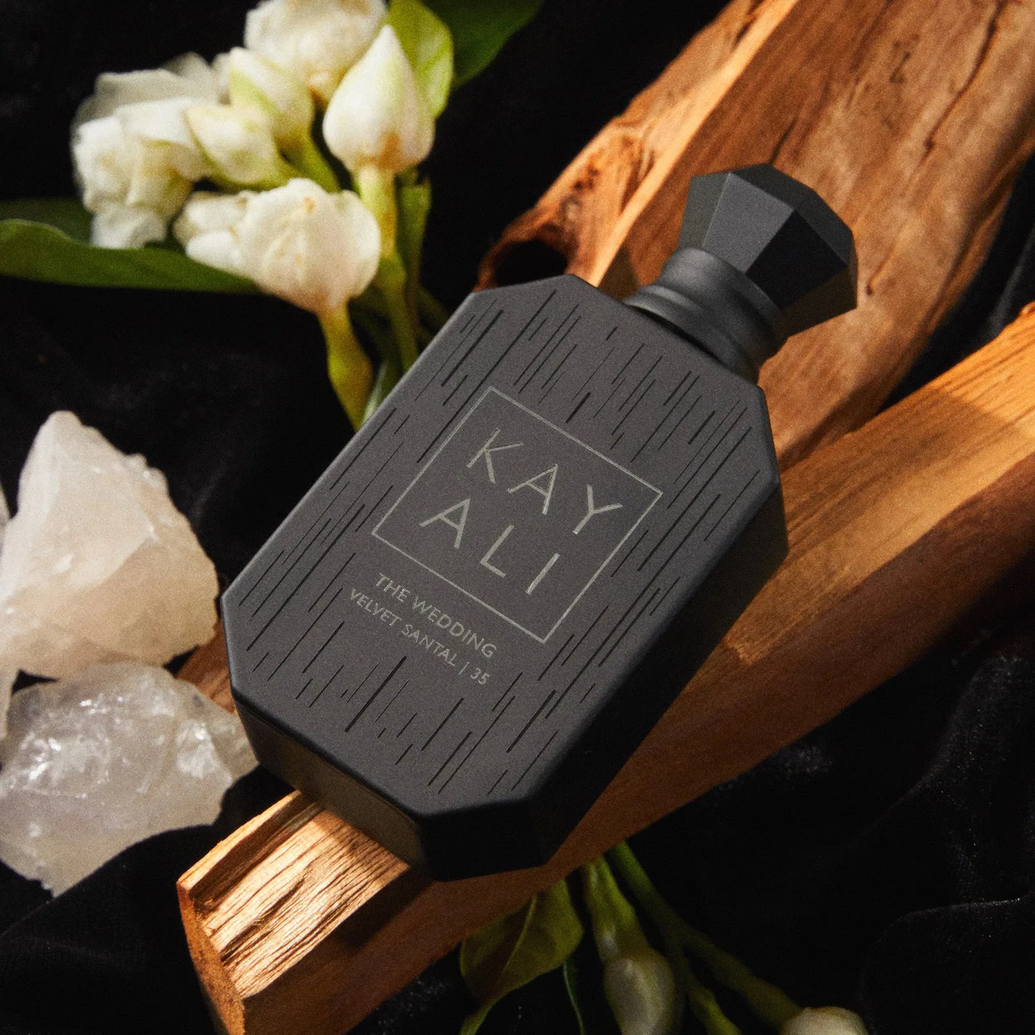 Парфюмерная вода KAYALI The Wedding Velvet Santal 35, 10 мл, теплый древесно-мускусный аромат — фото 2
