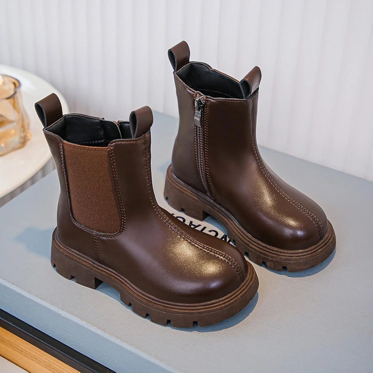 Детские ботинки для девочек с молнией сбоку, модель Combat Dress Boots, Brown — фото 2
