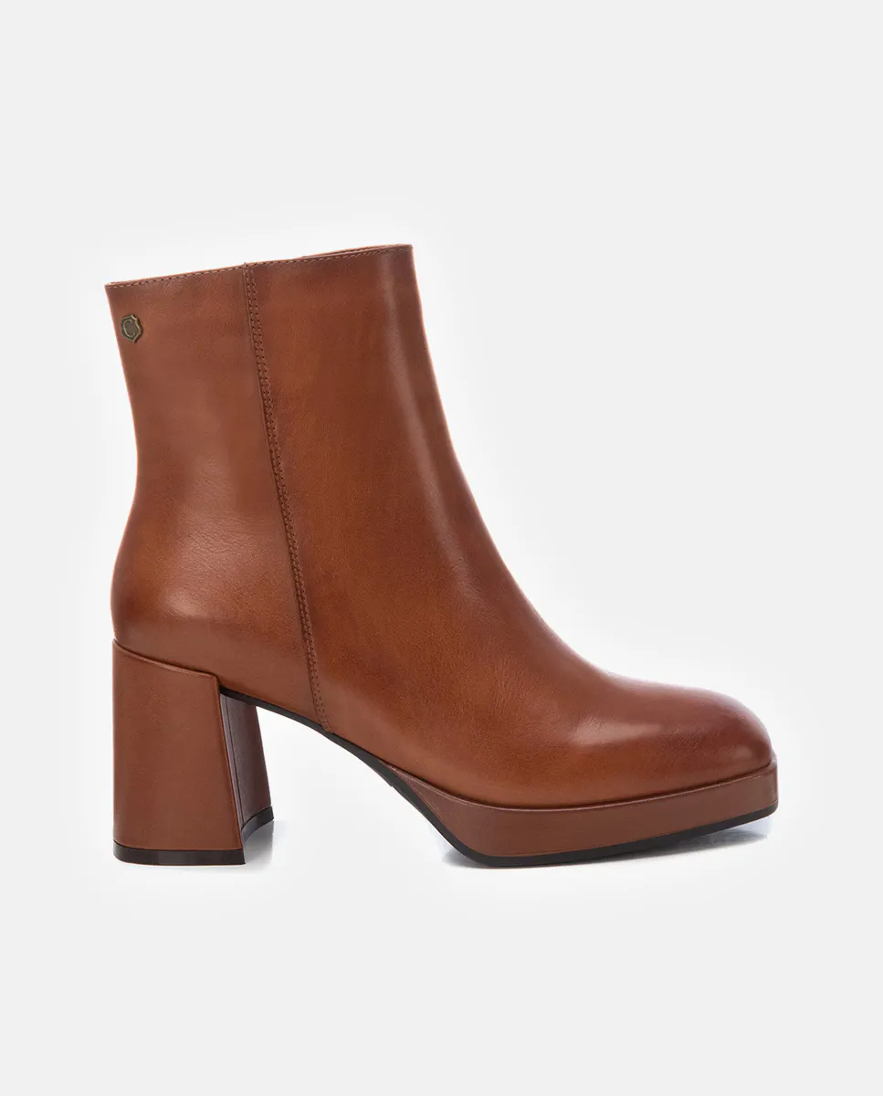 

Женские кожаные ботильоны на молнии Carmela, цвет Camel