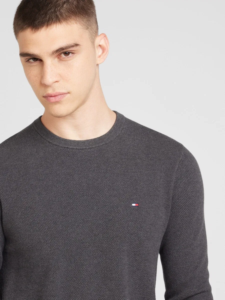 Свитер TOMMY HILFIGER 'Essential' темно-серого цвета — фото 3