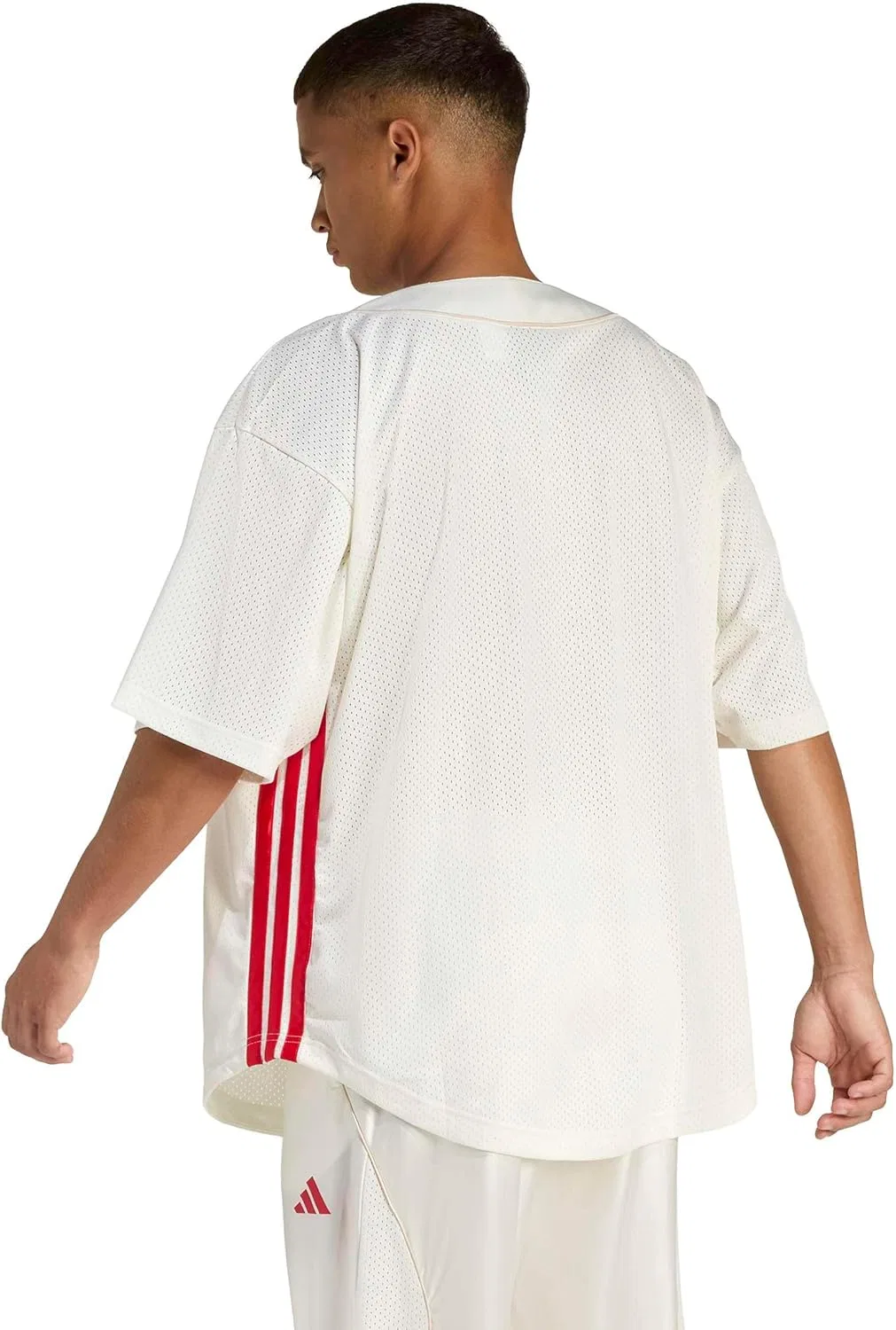 Мужская футболка бейсбольная с сетчатой тканью Stadium Mesh adidas, Off White/Crystal Linen/Pure Ruby — фото 3
