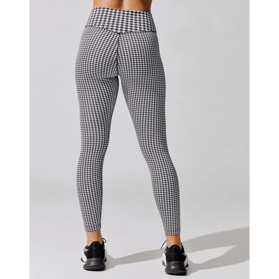 Женские спортивные леггинсы с принтом Dri-Fit One Icon Clash Mid-Rise 7/8 Printed Nike, Черный — фото 3