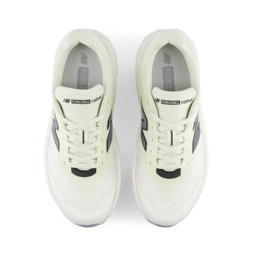 Кроссовки New Balance 'FuelCell Rebel Lace' белого цвета — фото 4