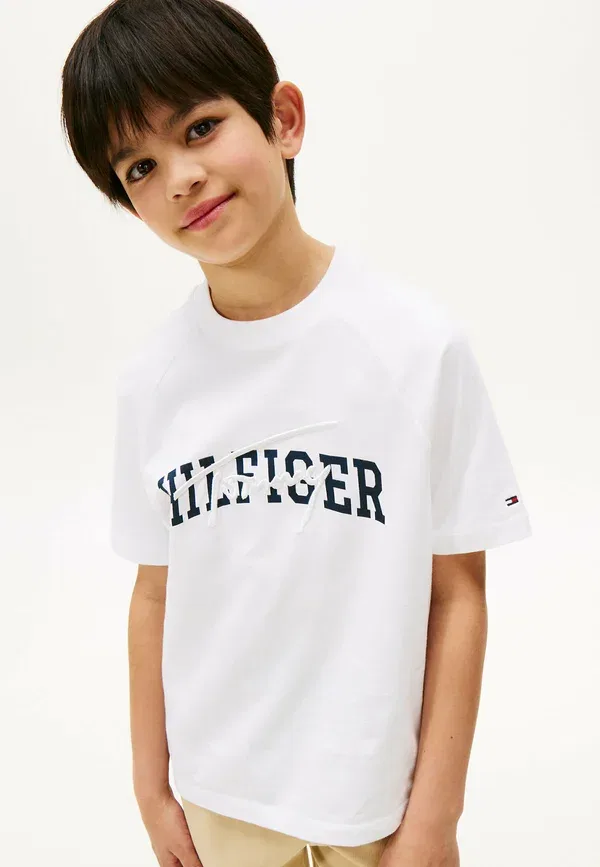 Футболка хлопковая Mixed logo-print T-Shirt Tommy Hilfiger, White, белый — фото 4