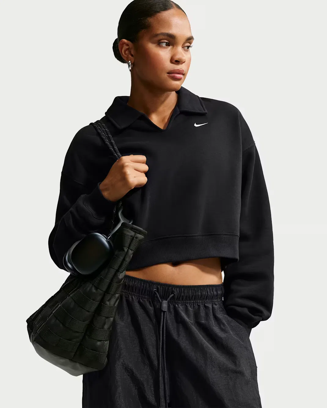 Женская укороченная рубашка-поло свободного кроя Nike Studio Fleece Medium Weight, Total Black/Sail