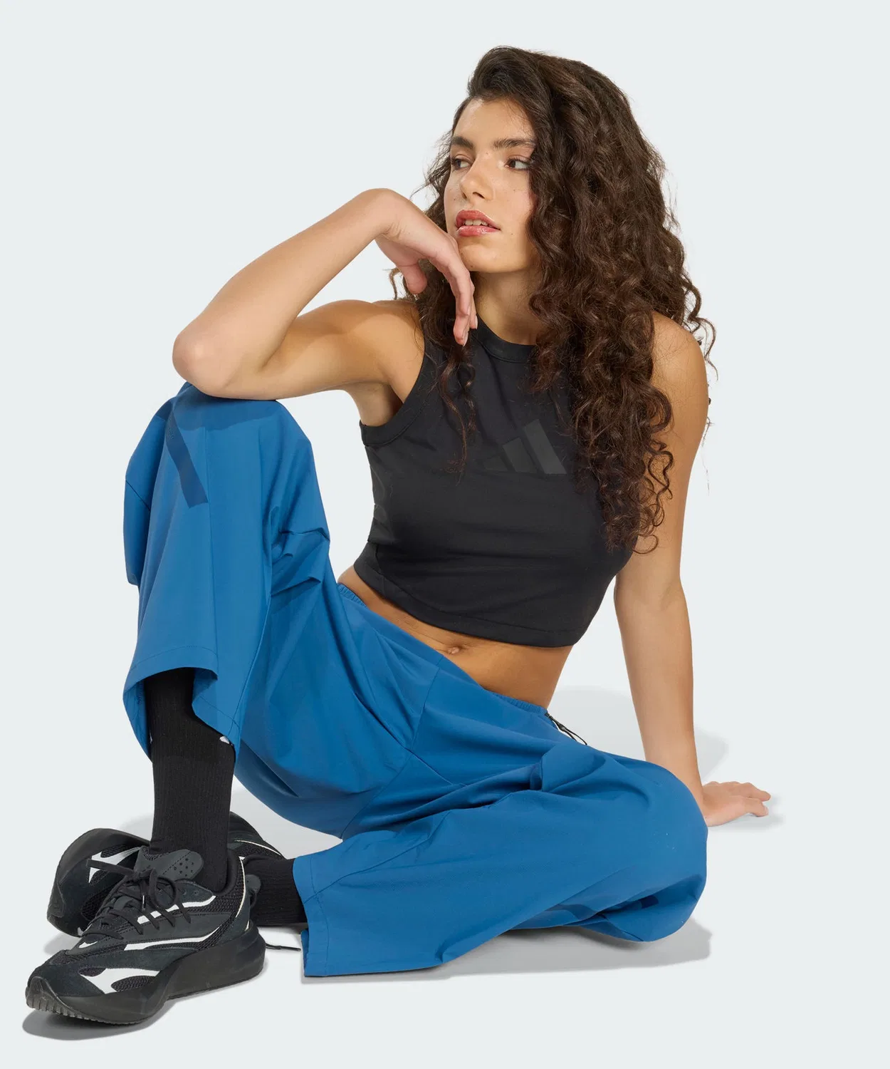Женские спортивные брюки свободного кроя с рипстоп-тканью Adidas Z.N.E. Woven Pants, Blue — фото 3