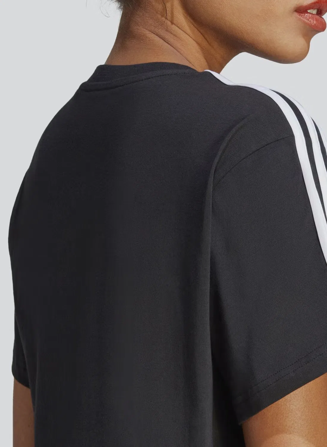 Футболка укороченная Essentials 3-Stripes Adidas, черный — фото 4