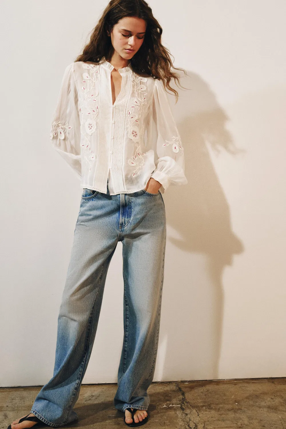 Рубашка из органзы с вышивкой из коллекции ZW. ZARA, Ecru