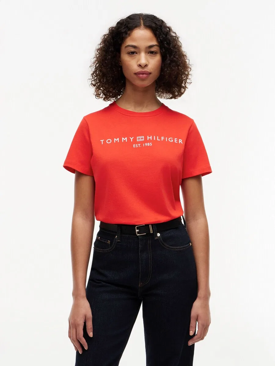 Футболка TOMMY HILFIGER красного цвета — фото 2