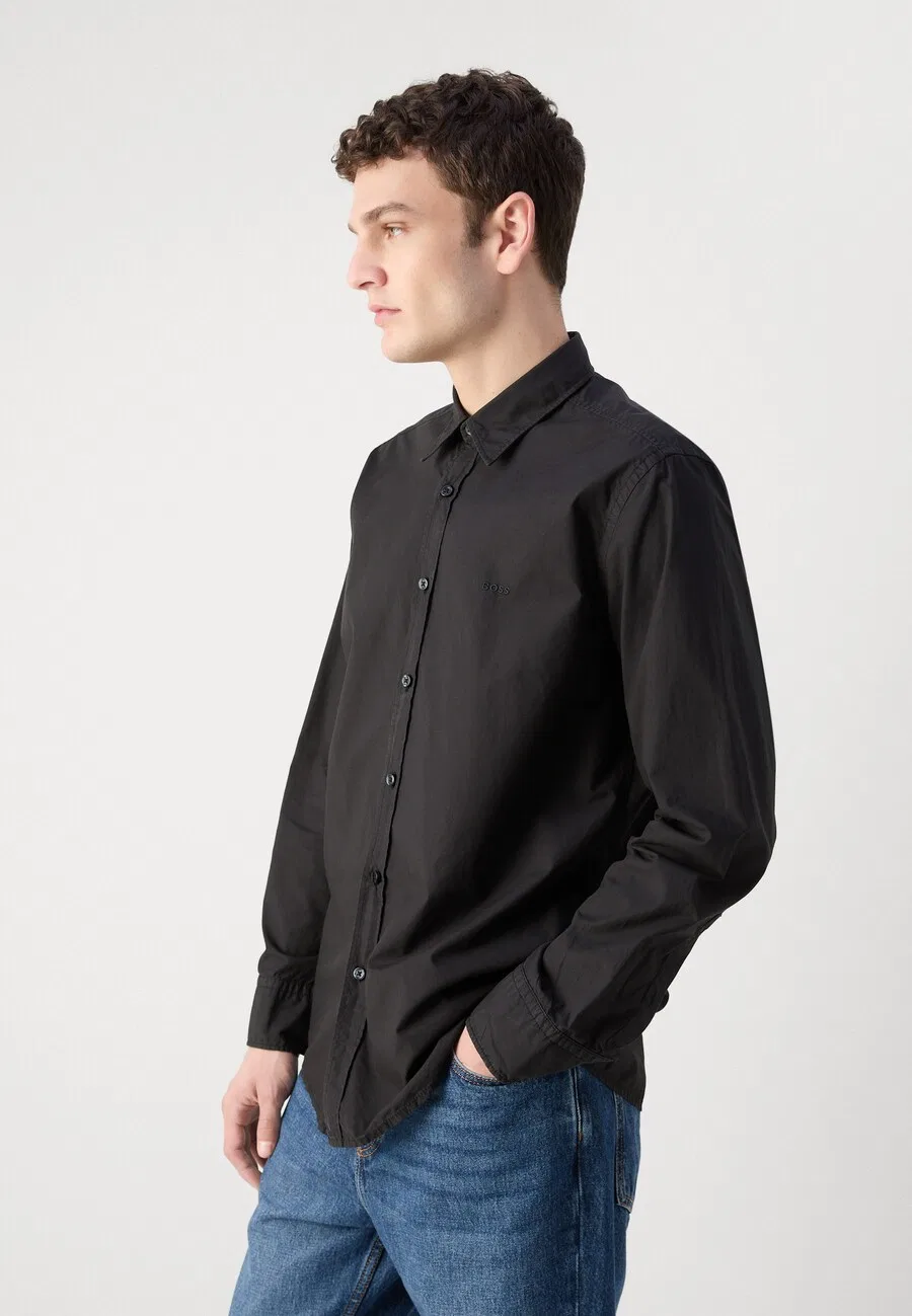 Рубашка BOSS Regular fit Button Up Shirt 'Relegant_6' черного цвета — фото 4