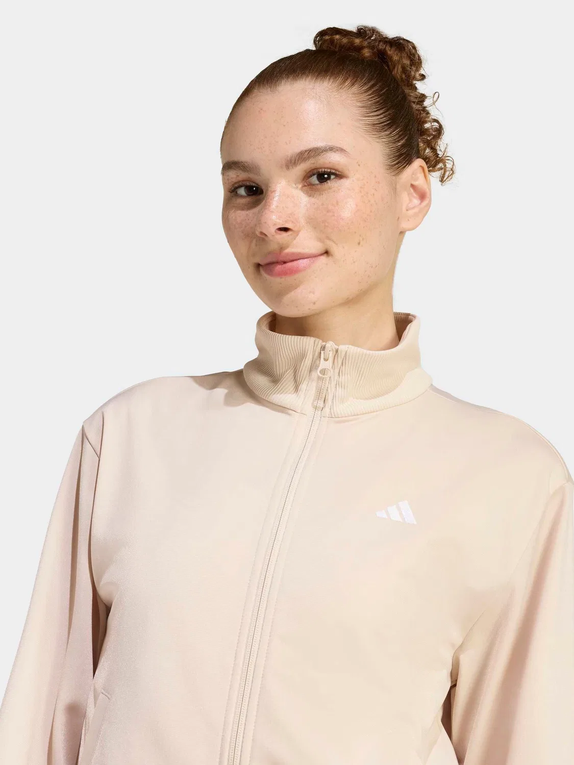 Костюм спортивный adidas Essentials Feel Cozy, кремовый — фото 4
