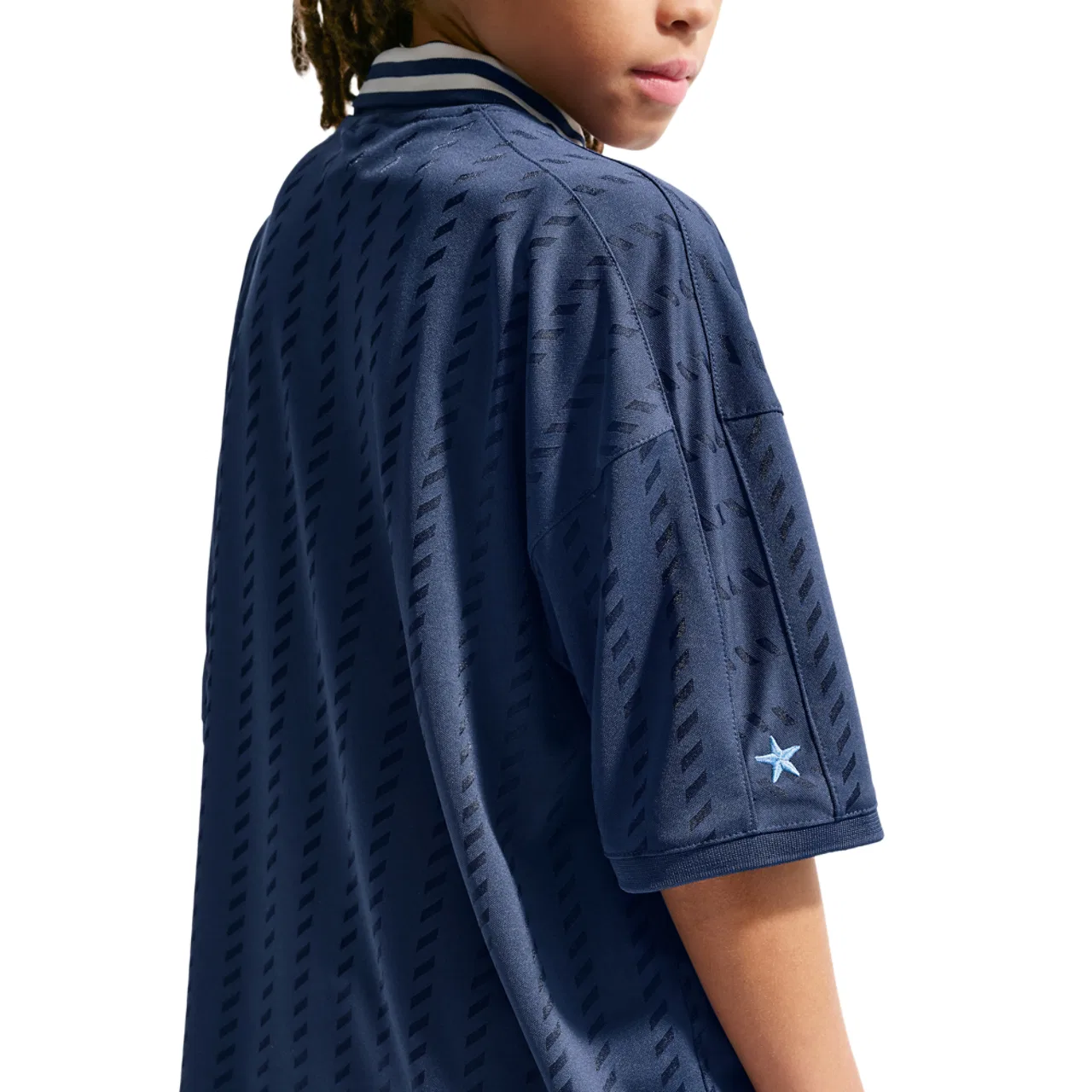 Футболка для мальчиков NSW CLN Jersey Short Sleeve Top Nike, цвет Soft Pearl/Midnight Navy — фото 2