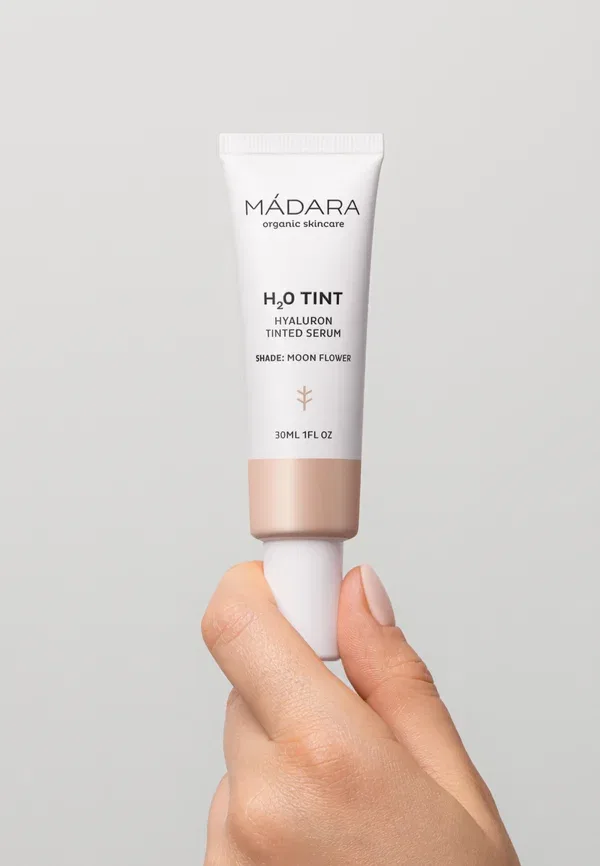 Тонирующий увлажняющий флюид с гиалуроновой кислотой H2O tint hyaluron tinted serum Madara, Moon Flower, 30 мл MáDara, цвет moon flower — фото 4
