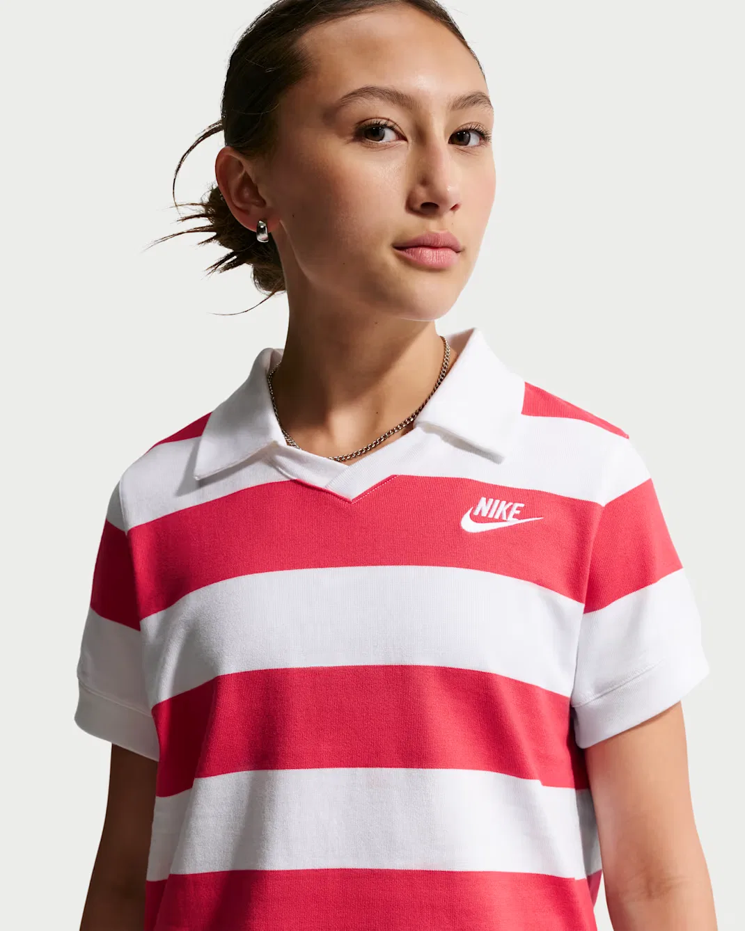 Поло с коротким рукавом для девочек (подростков) Nike Sportswear, Fusion Red/White/Volt/White — фото 3