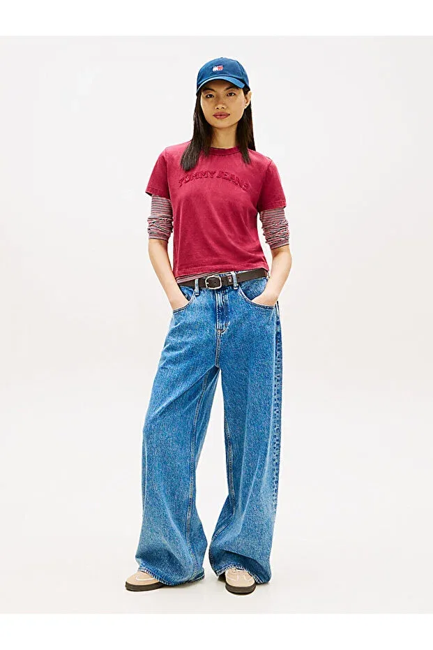 Женская футболка с принтом Tjw Regular Fit Varsity SS Tommy Hilfiger, Fuchsia - Red — фото 3