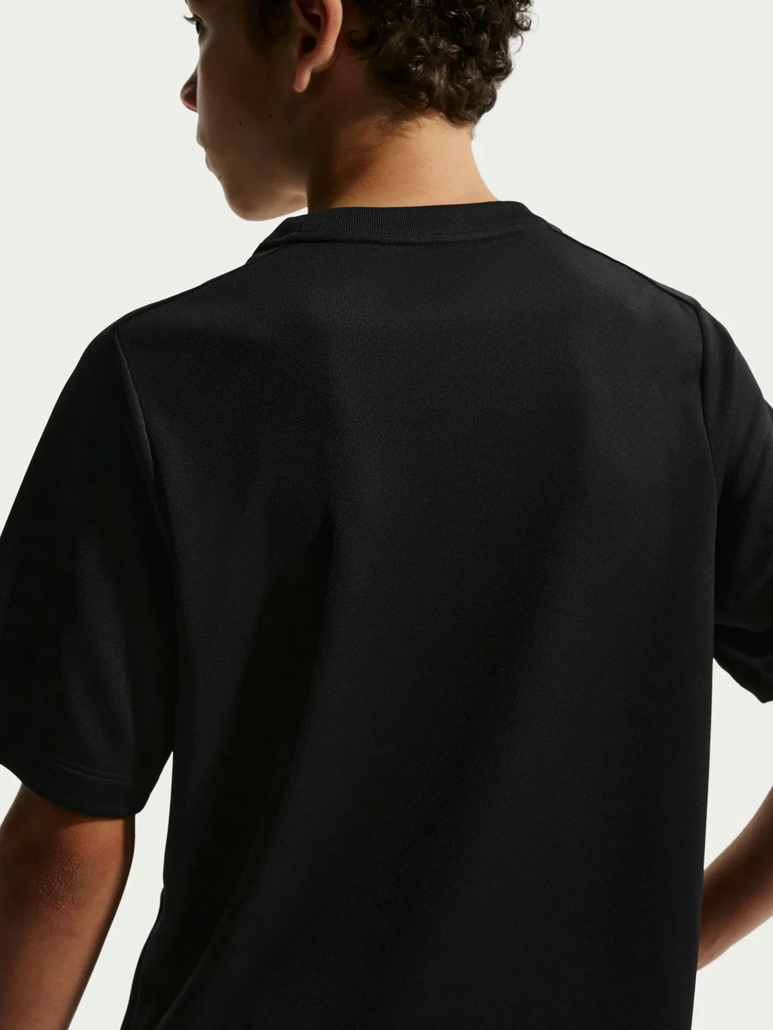 Футболка Nike Dri-FIT Multi Bold Graphic, черный — фото 4