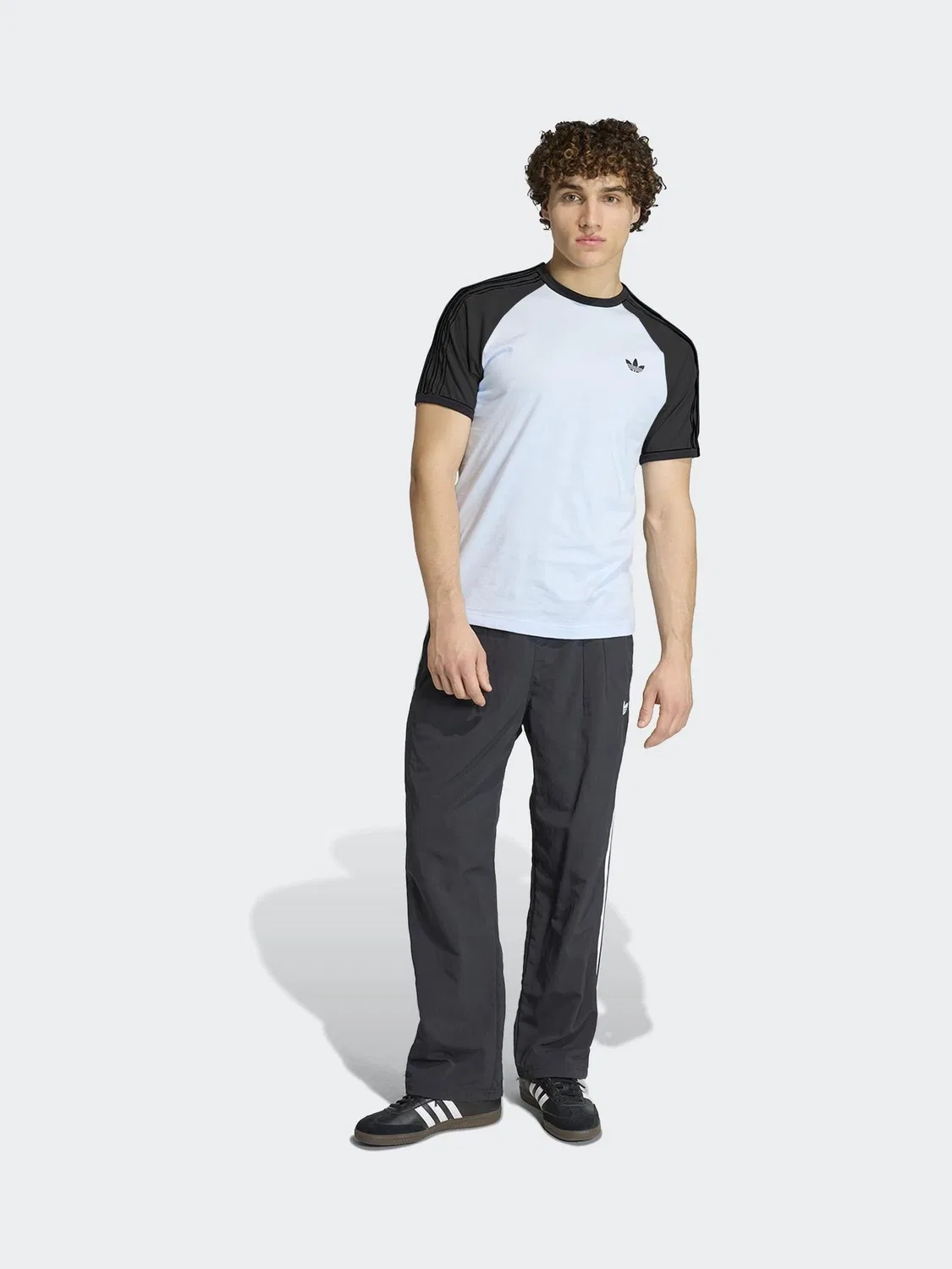 Футболка с контрастной горловиной, adidas Originals, светло-голубая