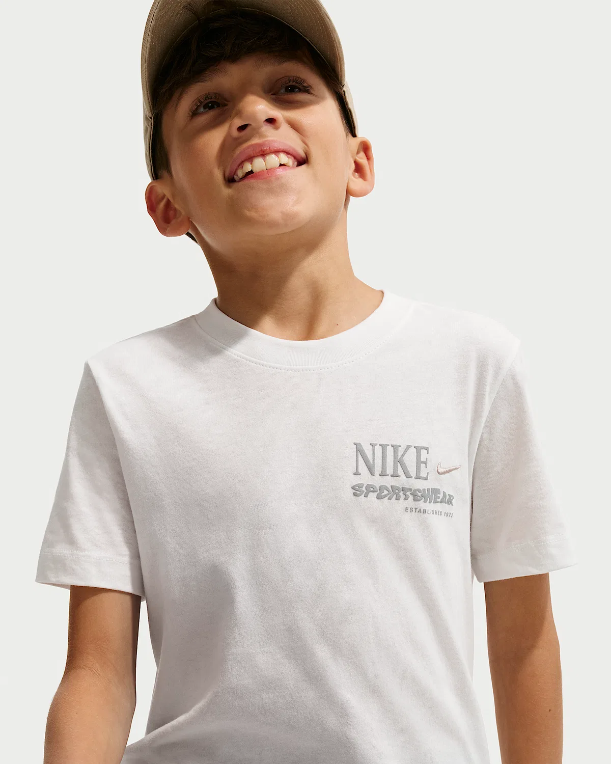 Детская футболка Nike Sportswear, Summit White/Blue/Wolf Grey/Wolf Grey — фото 3