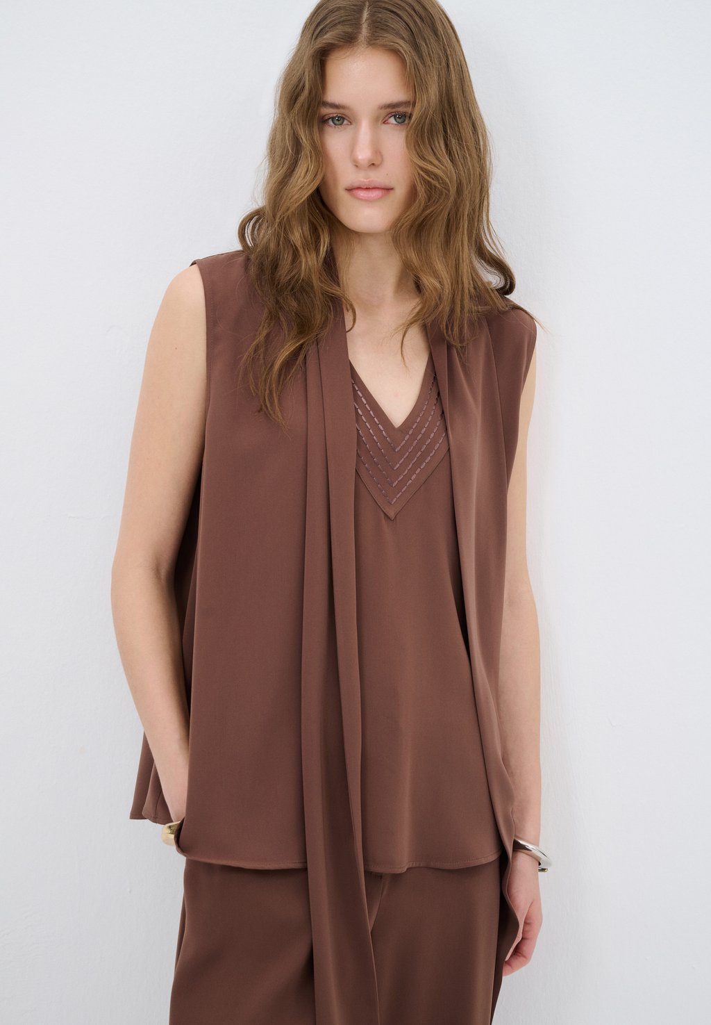 

Топ V-NECK - Blouse adL, коричневый