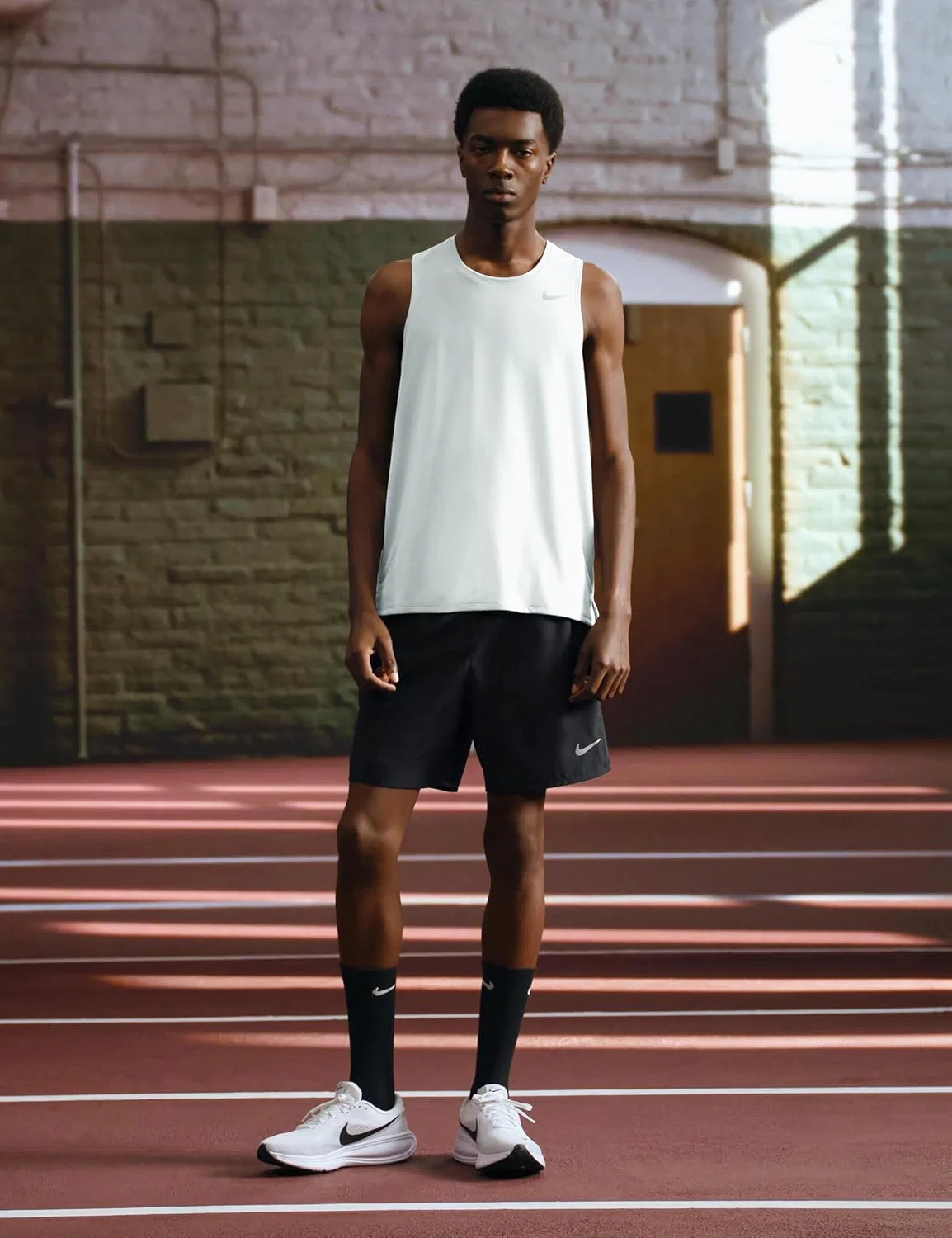 Кроссовки Nike Revolution 8 унисекс, White Black Pure Platinum — фото 3
