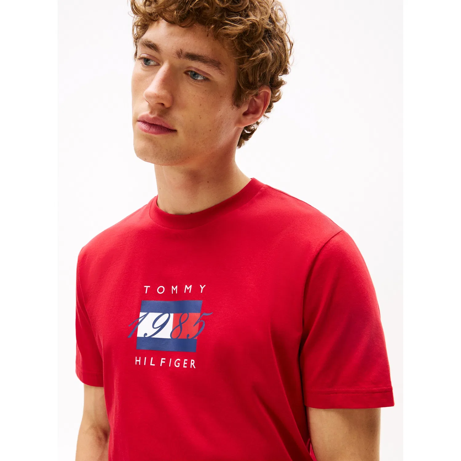 Мужская хлопковая футболка с круглым вырезом Linear Flag Graphic Tommy Hilfiger, Medium Red — фото 2