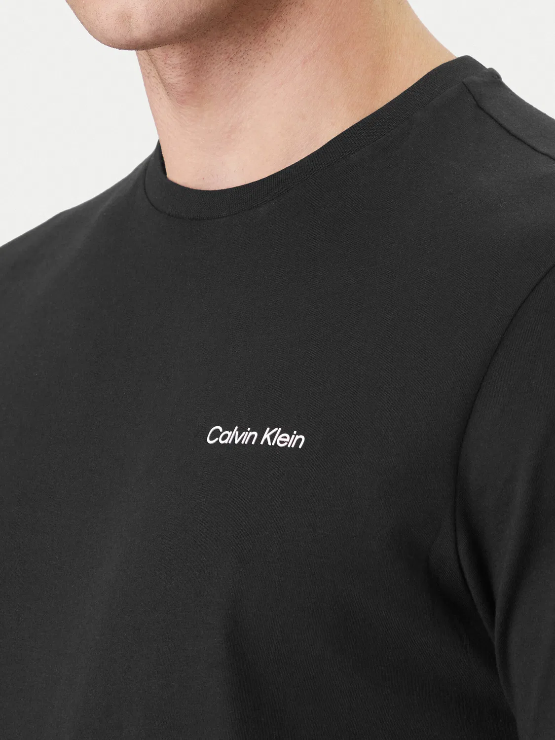 Мужская футболка стандартного кроя Micro Logo Calvin Klein, черный — фото 4