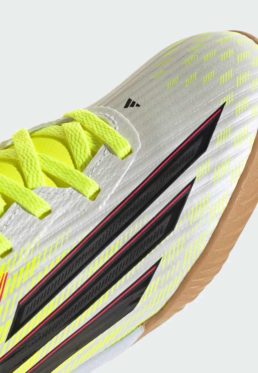 Спортивные кроссовки Adidas Performance F50 League желтого цвета — фото 4