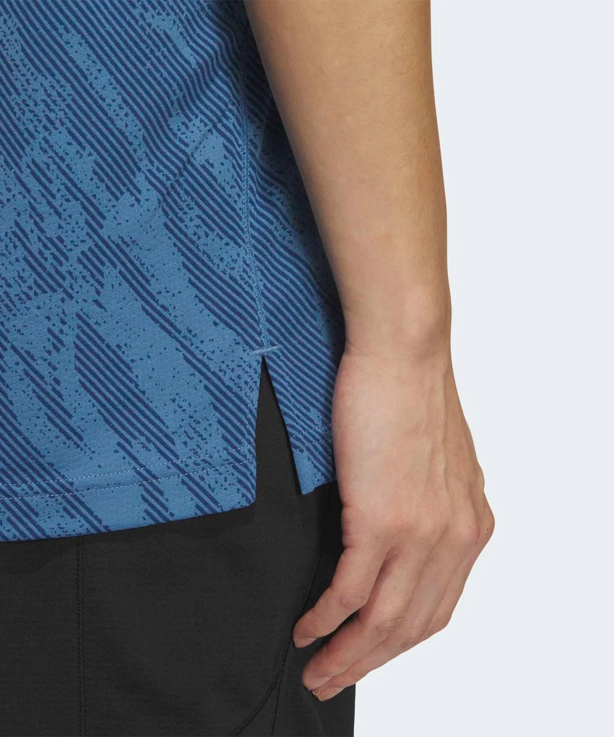 Мужская футболка с камуфляжным принтом, с коротким рукавом, Tech Essentials Cool Touch Regular Fit Camo AOP Adidas, Blue — фото 4