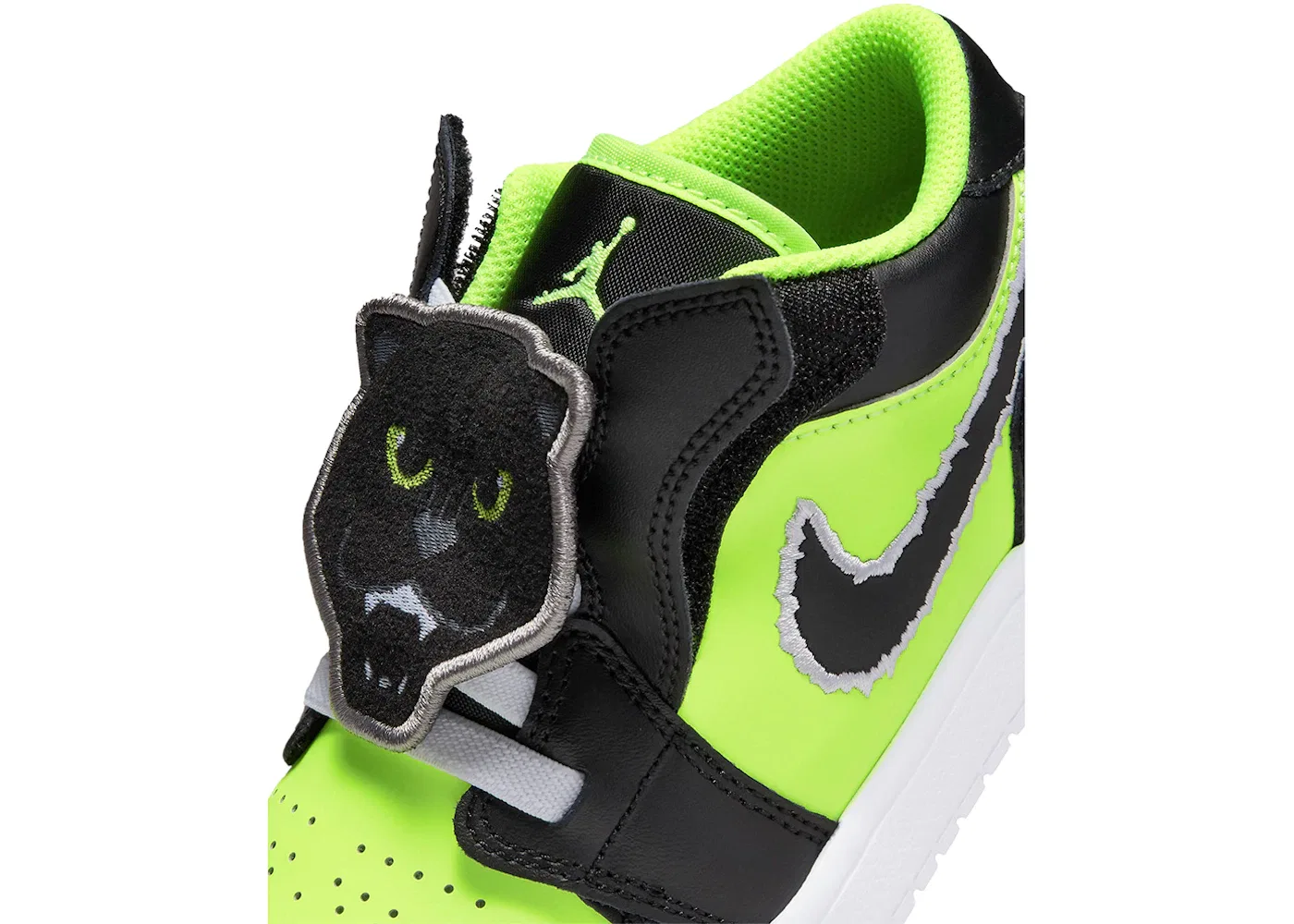 Детские кроссовки Lifestyle Jordan 1 Low Alt SE Jordan, Volt/White/Black — фото 2