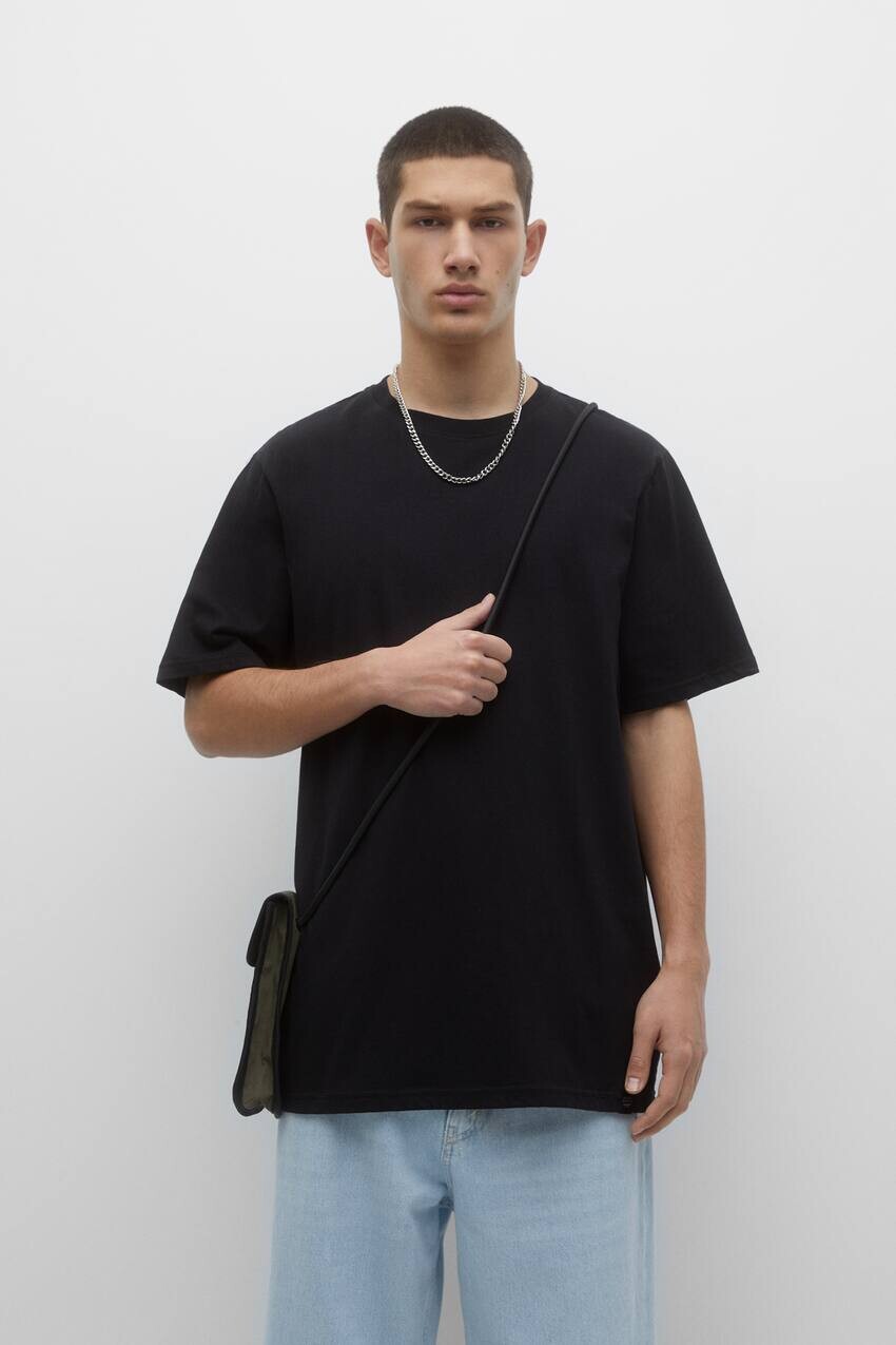

Базовая хлопковая футболка с короткими рукавами Pull&Bear, черный