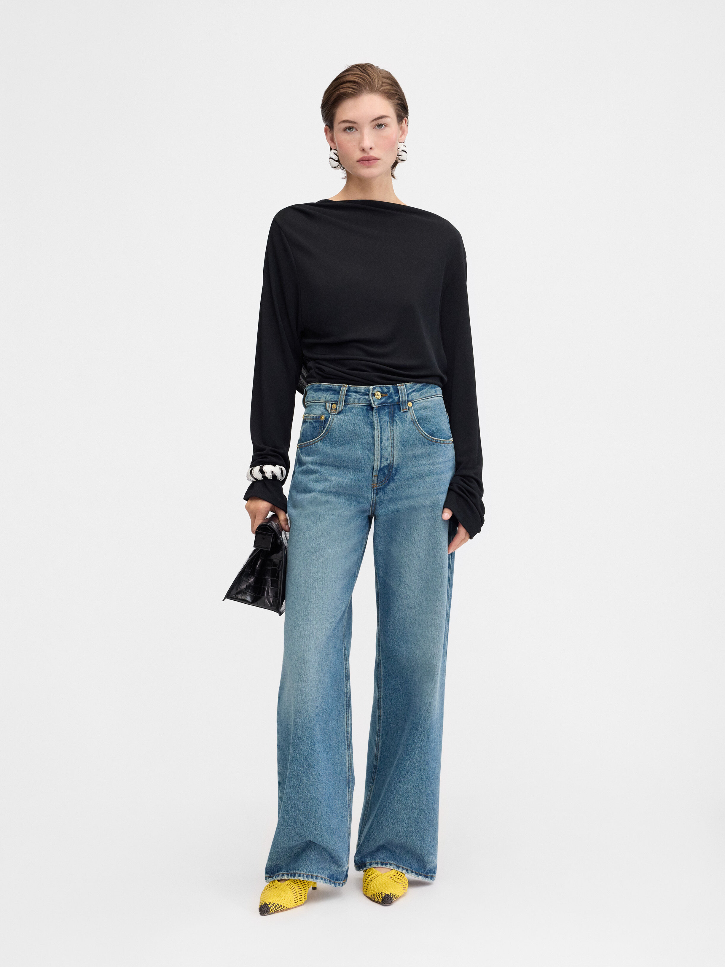 

Джинсы оверсайз JACQUEMUS The wide de-Nîmes denim pants, цвет Blue/Tabac